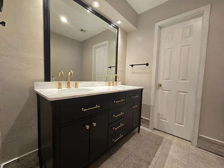 112 Thomas Blvd — Photo 16