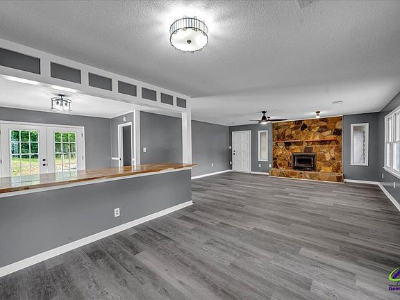 2nd image of 111 Weaver Rd