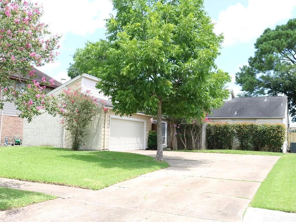 13318 Rain Lily Ln