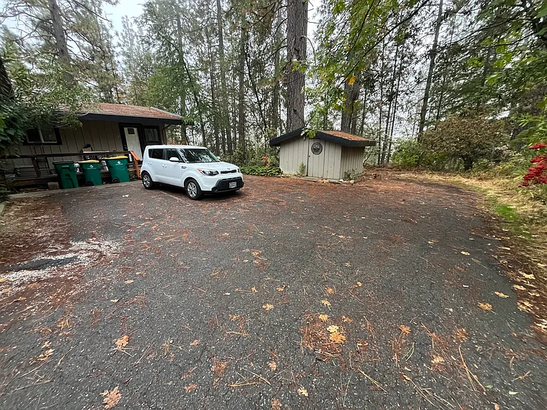 1860 Point View Dr #3 — Photo 24