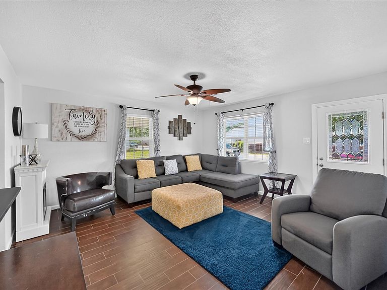 Listing photo 4