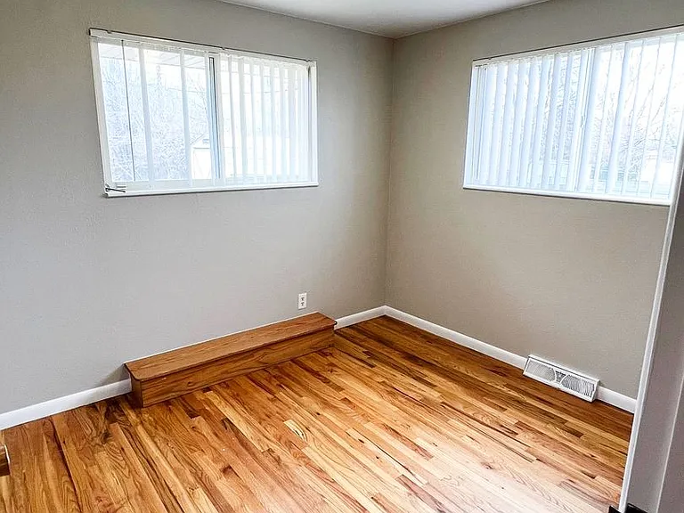 ** Move in Special** Spacious 3 bedroom, 1 bath Lakewood duplex with fenced in backyard available! — Photo 7
