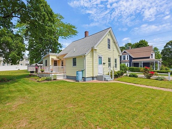 2nd image of 98 Pleasant St