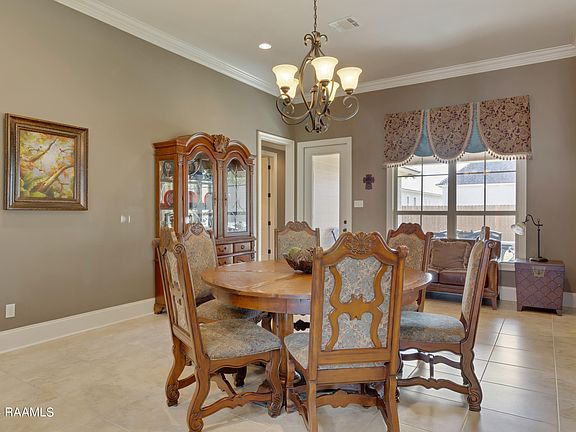 5th image of 202 Birchview Dr
