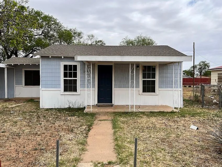 1 bed, 1.0 bath, 792 sqft, $799 — Photo 2
