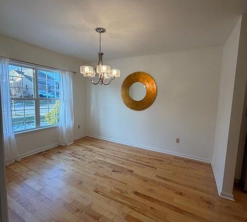 5th image of 1018 Forest Lake Dr