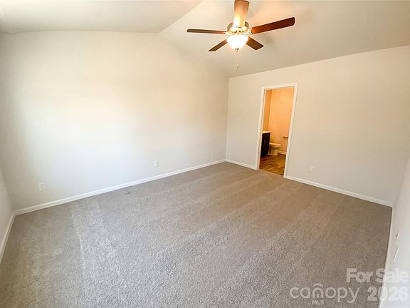 4th image of 2706 Mayfair Ave