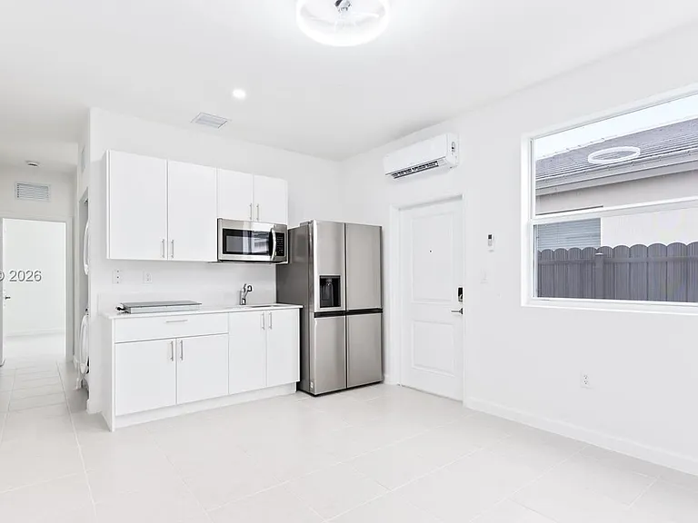 18690 SW 136th Ct — Photo 4