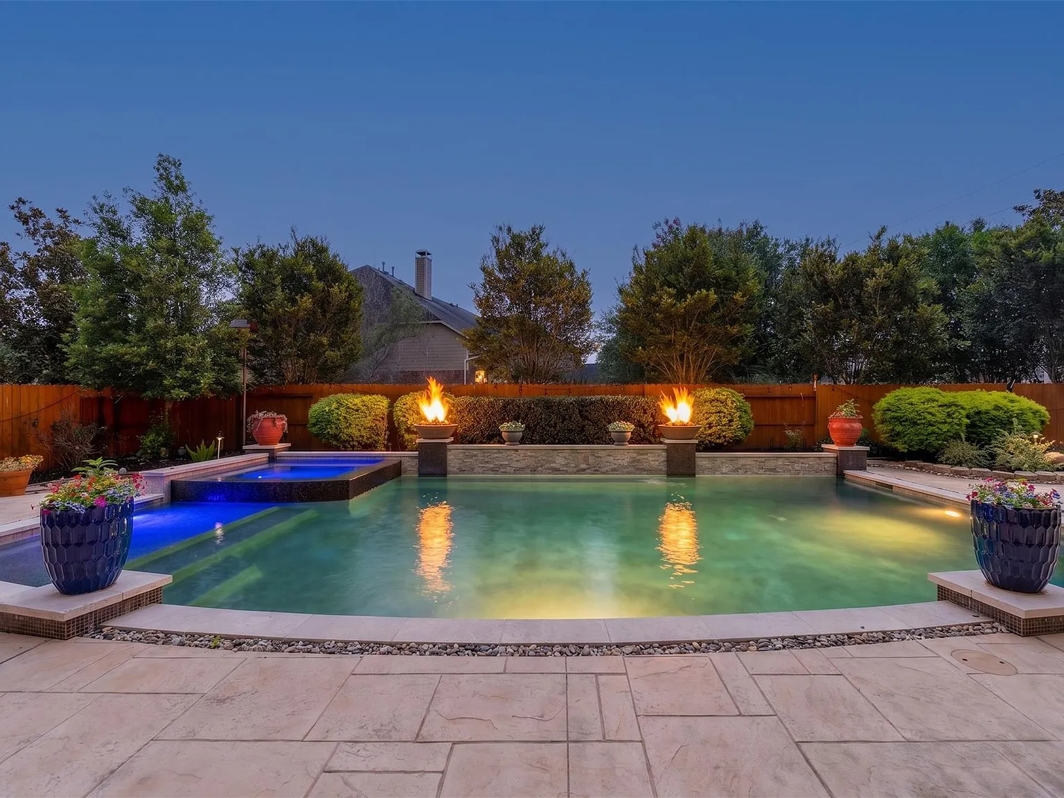 5 bed, 4.5 bath, 6138 sqft, $7,000 — Photo 2