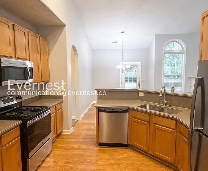 190 Greenland Dr — Photo 9