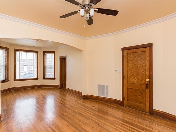 3rd image of 3109 W Diversey Ave #2