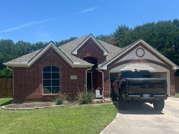 2652 Britany Cir, Bedford, TX 76022