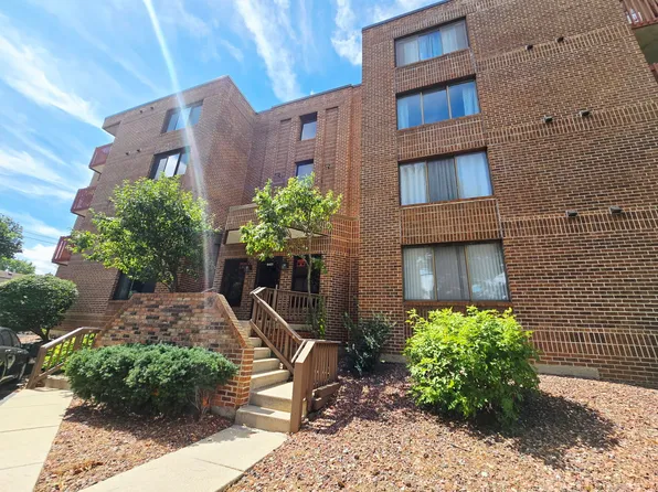 6421 Pershing Rd APT 305, Berwyn, IL 60402