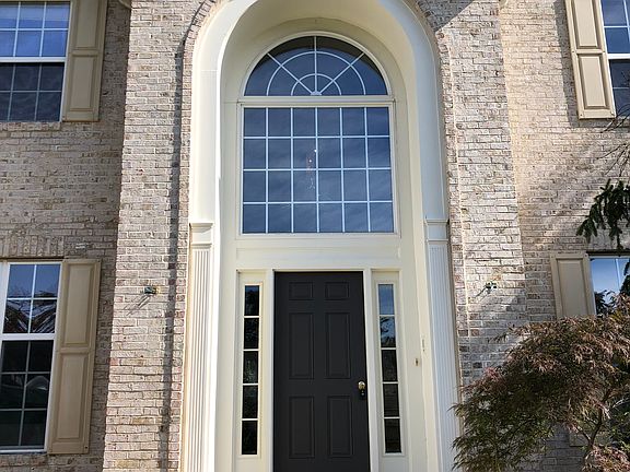  Freshly painted exterior.