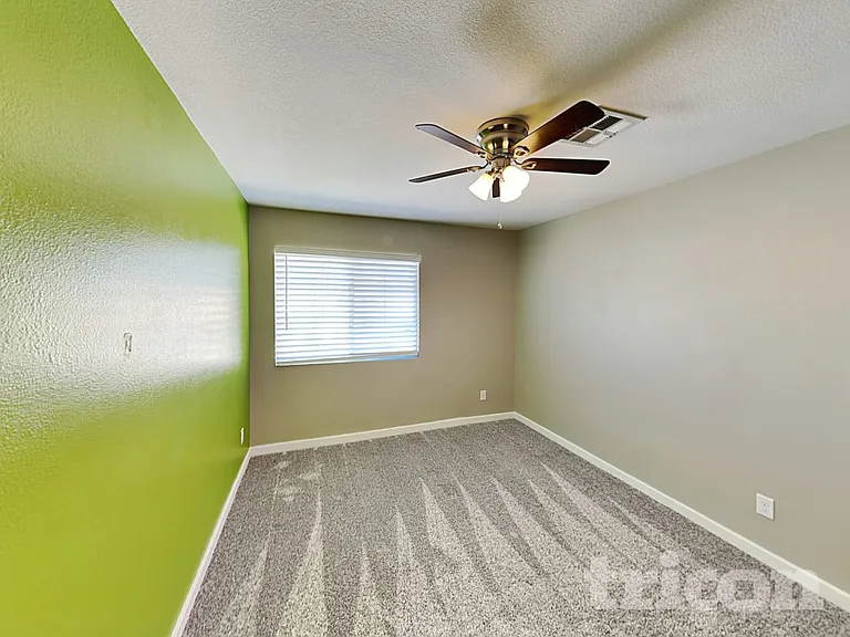 409 W Azure Ave — Photo 7