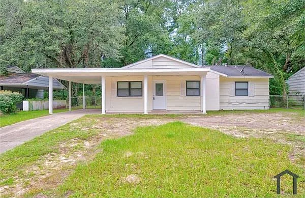 306 Evergreen Hl — Photo 1