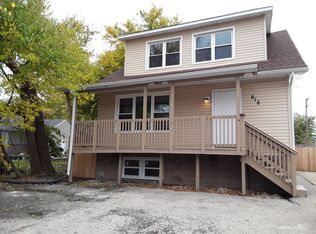 916 N Cedar Lake Rd, Round Lake Beach, IL 60073