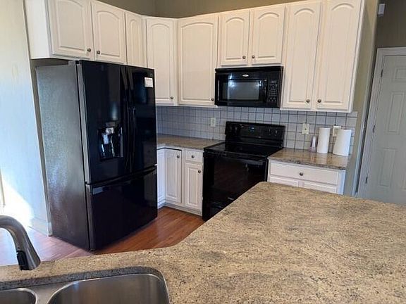 2nd image of 1605 Union Park Cir