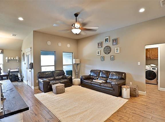 3rd image of 314 Foxtrot Ln