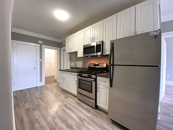 2nd image of 1441 Clay St #8