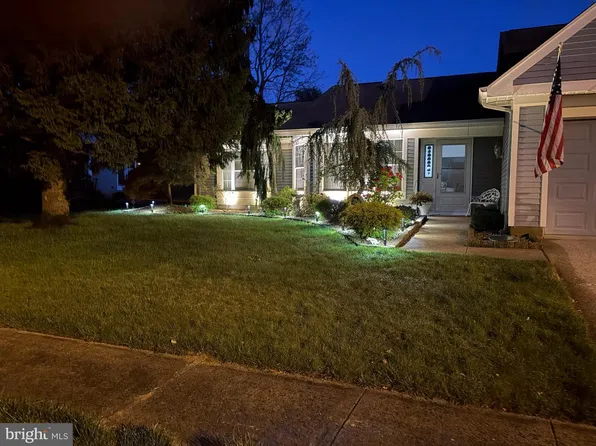 1033A Thornbury Ln, Manchester, NJ 08759