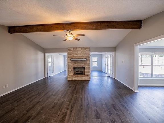 5th image of 1100 Stratford Ct