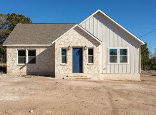 24 W River Oaks Ln #26, Ingram, TX 78025