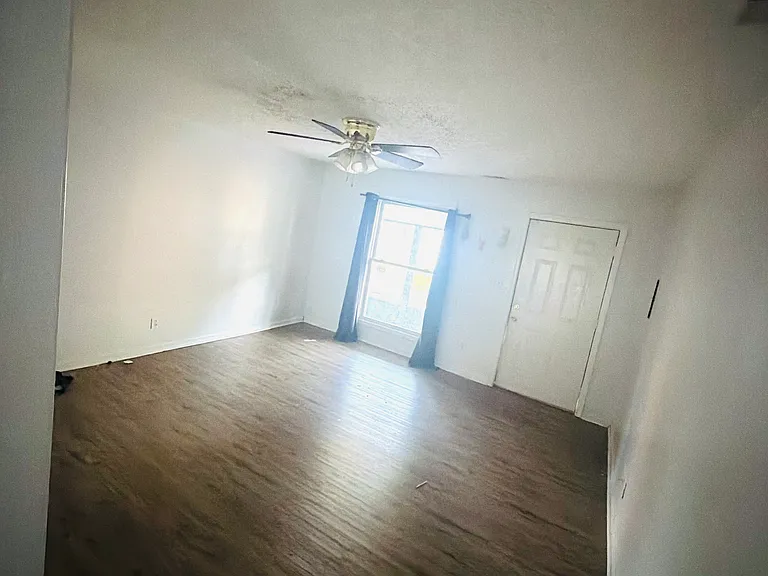 1811 Owen St #2 — Photo 11