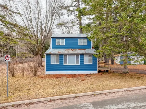 53 Veterans Dr, Fredericton, NB E3A 4C6