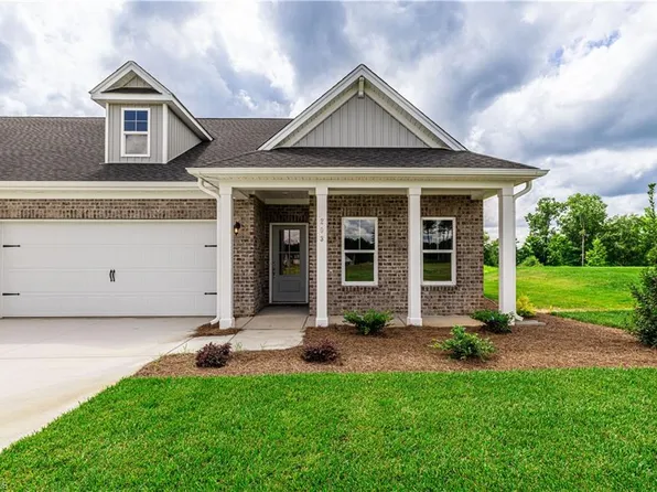 203 Creekside Ter, Clemmons, NC 27012