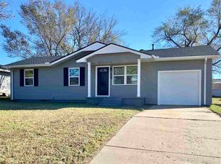 718 E Detroit Ave, Yale, OK 74085