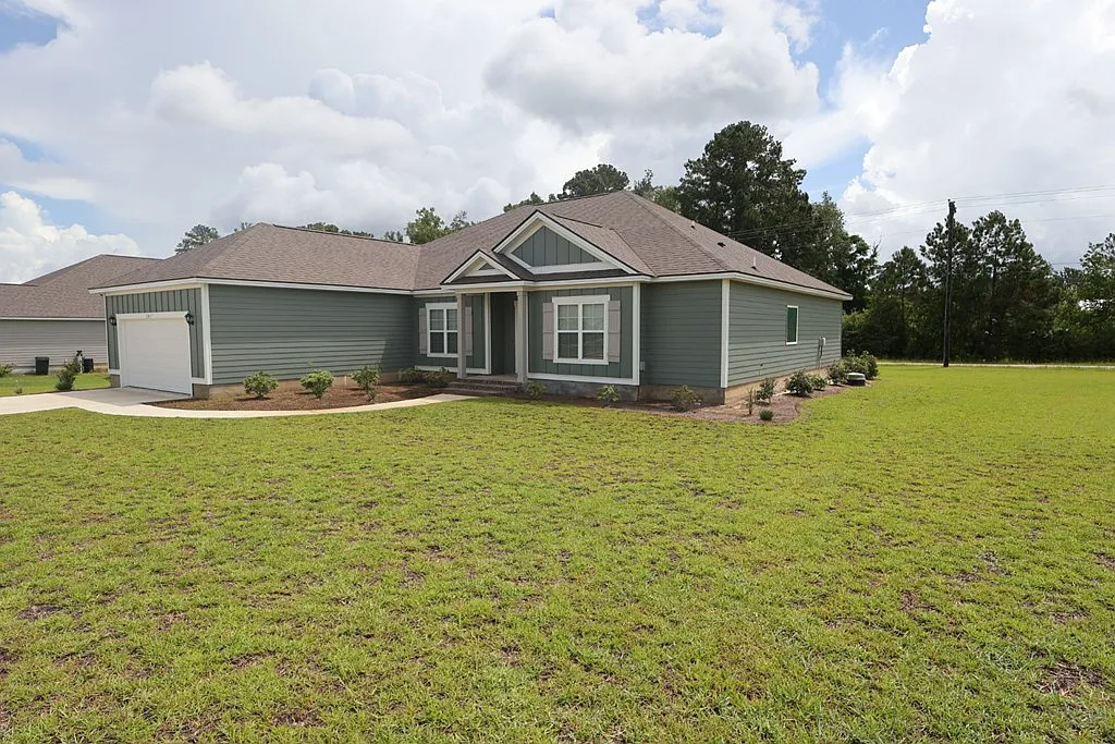 4 bed, 3.5 bath, 2455 sqft, $2,300 — Photo 4