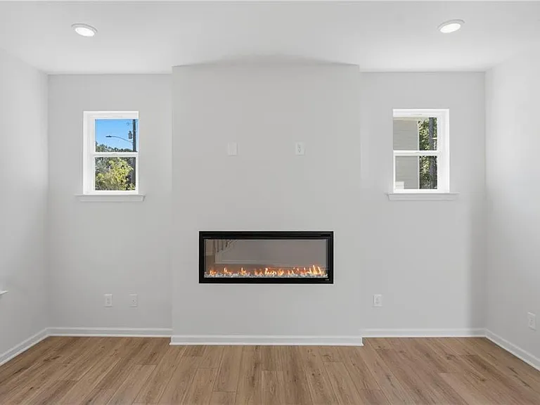 1670 Eagle Dr — Photo 5