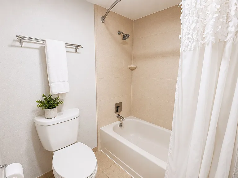 Alta Apartments — Photo 13