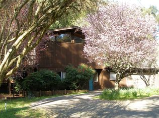 27100 Moody Rd, Los Altos Hills, CA 94022