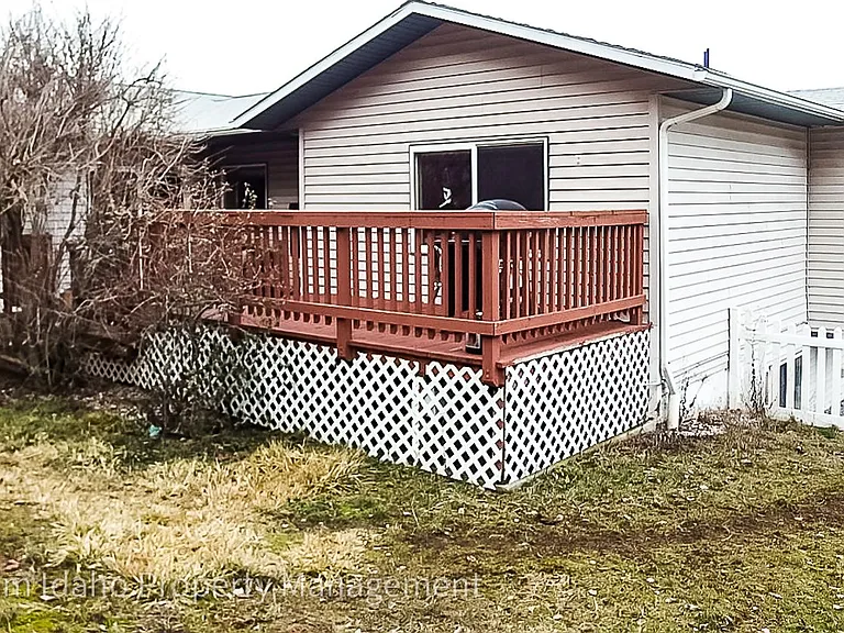 643 Northwood Dr — Photo 7