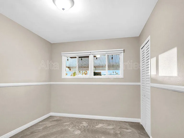 120 Green Ave — Photo 14