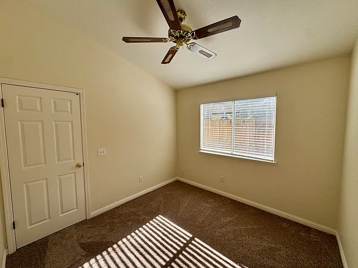 9101 Redwater Dr — Photo 16