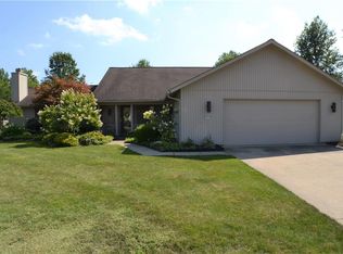 32759 Bridgestone Dr, North Ridgeville, OH 44039