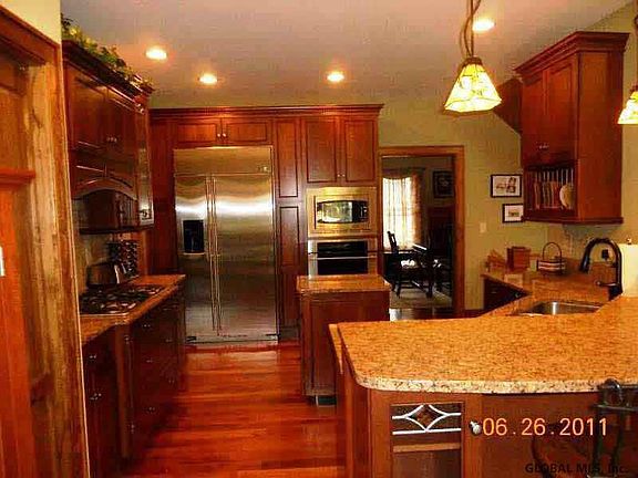 5th image of 9 Rivercrest Road