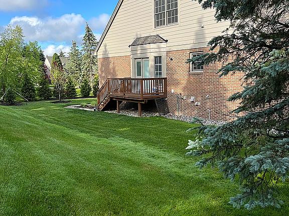 2nd image of 1101 Park Place Ct