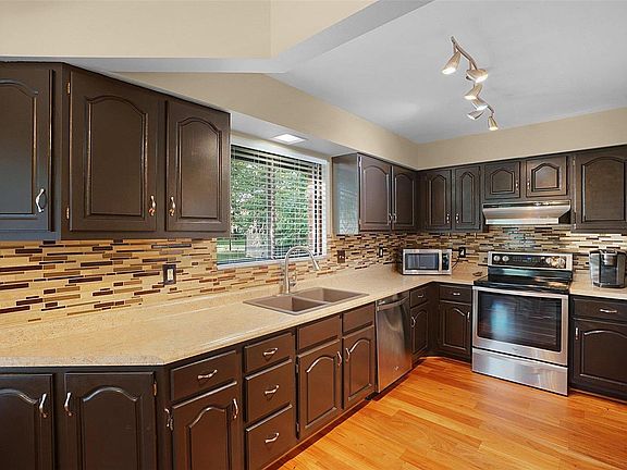3rd image of 3637 Vago Ln