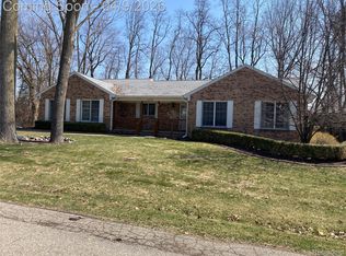 2375 Avondale St W, Sylvan Lake, MI