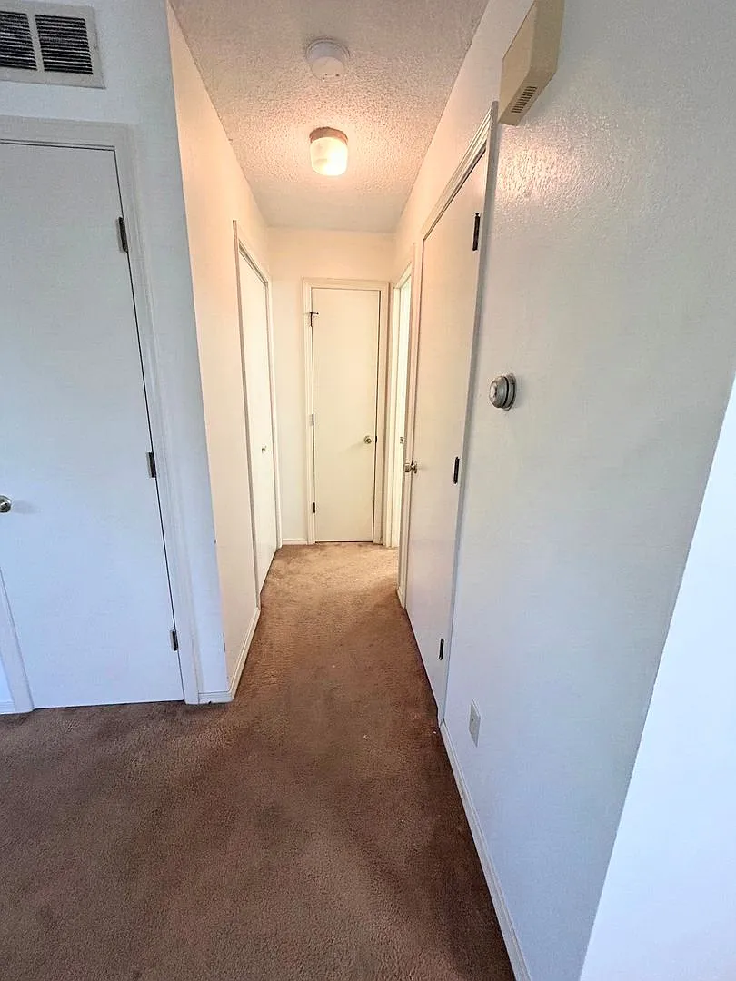 Eastgate 1701 — Photo 3
