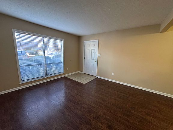 3rd image of 615 Carter Ln. #C2