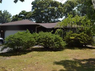 107 Old Neck Rd, Center Moriches, NY 11934