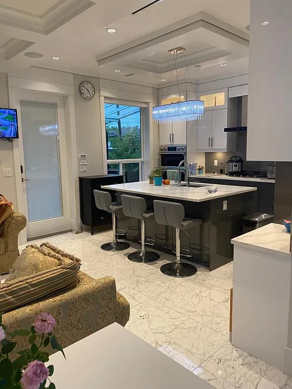 3 bed, 2200 sqft, $7,500 — Photo 2