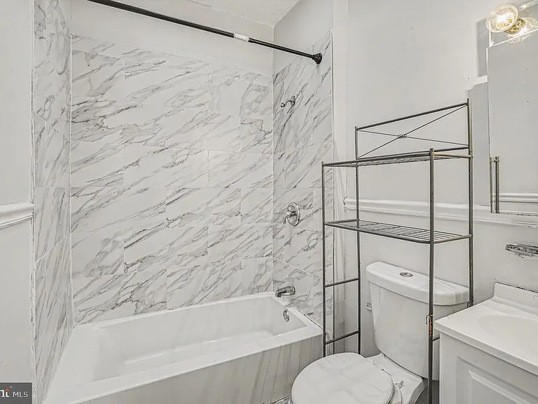 409 N Edgewood St — Photo 17