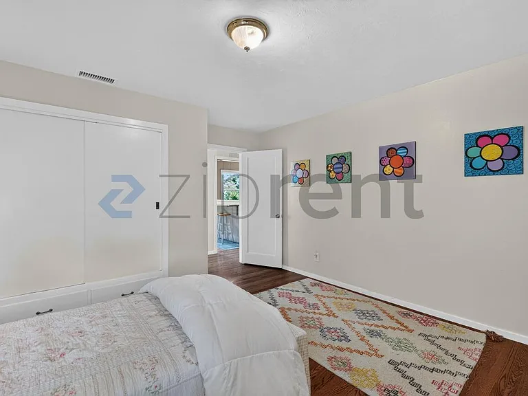 2039 Montecito Ave — Photo 20