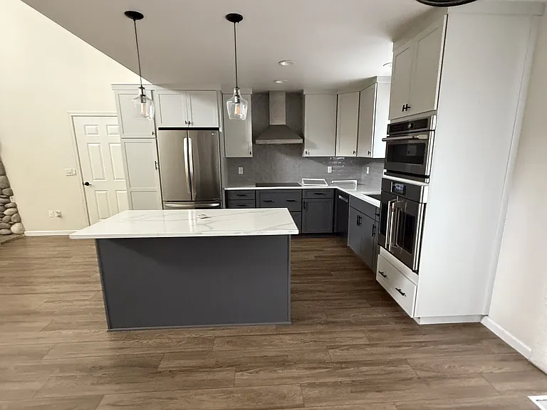 1541 Village Way — Photo 6